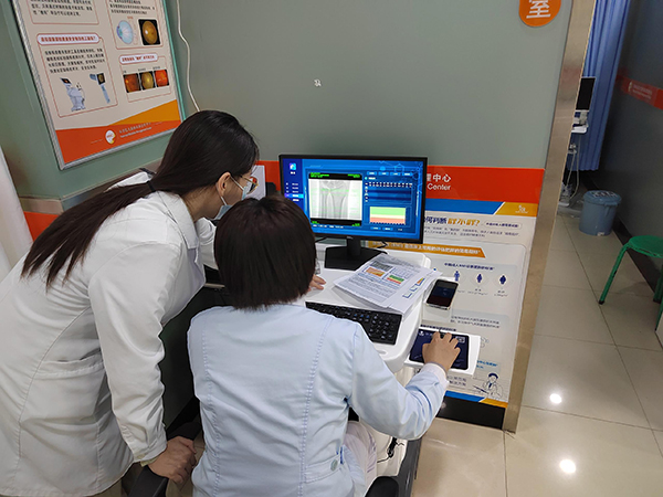 絕經后骨骼健康警報！6個信號提醒你該測骨密度了